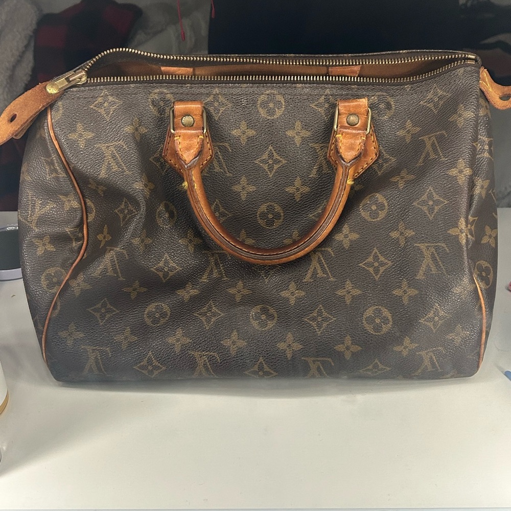Louis Vuitton Speedy 30